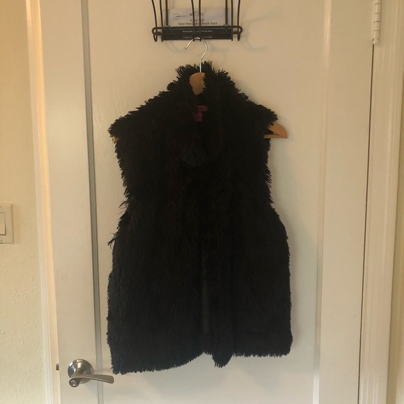 Betsey Johnson faux fur vest, Size L - Picture 2 of 4
